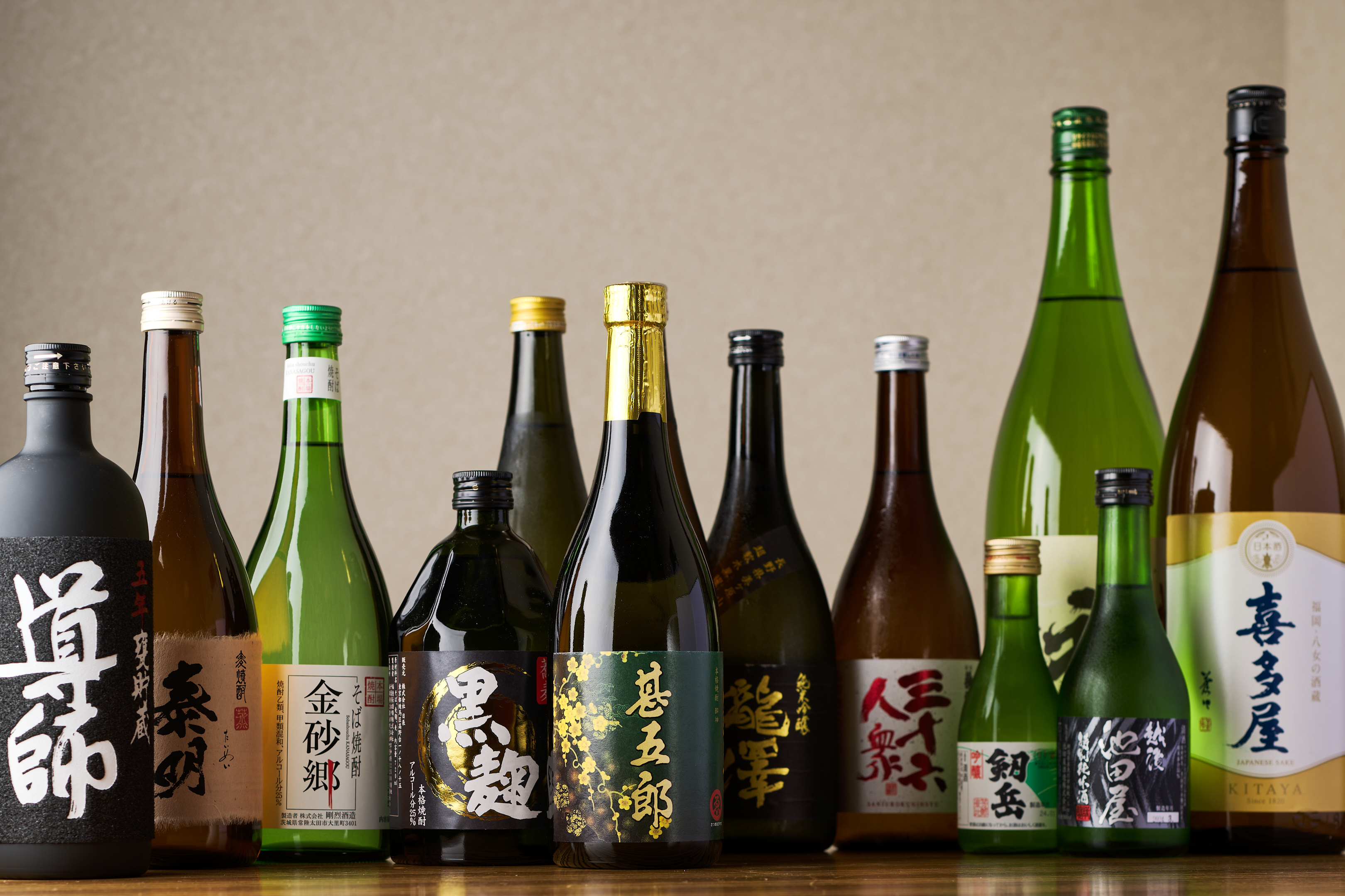 ビールや日本酒、焼酎など各種ご用意してございます。