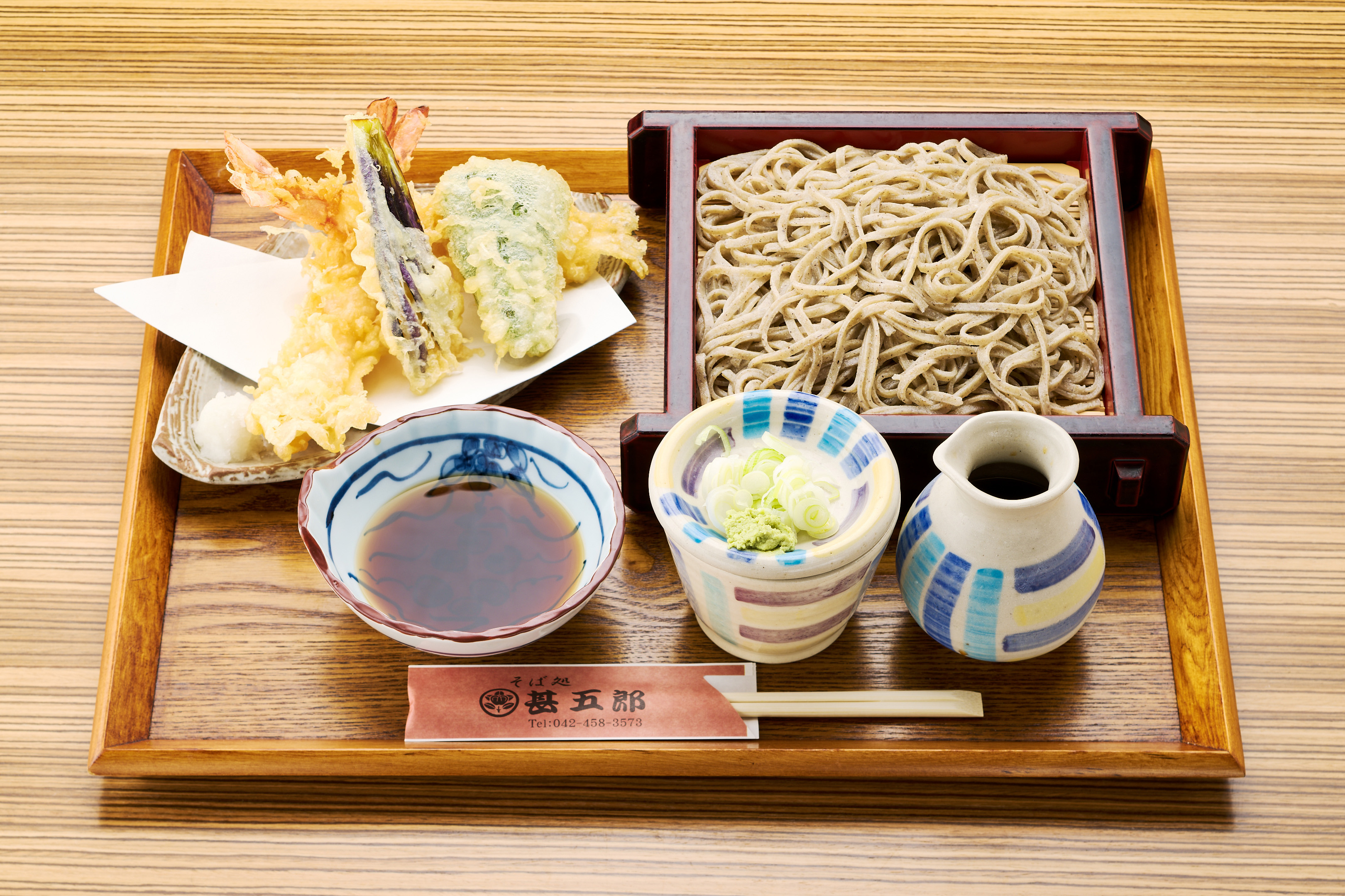 香り豊かなこだわり蕎麦とサクサク衣の天ぷらが楽しめる『天せいろ』